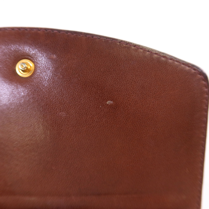 CHANEL 牛皮皮革Bifold Wallet金扣錢包-17