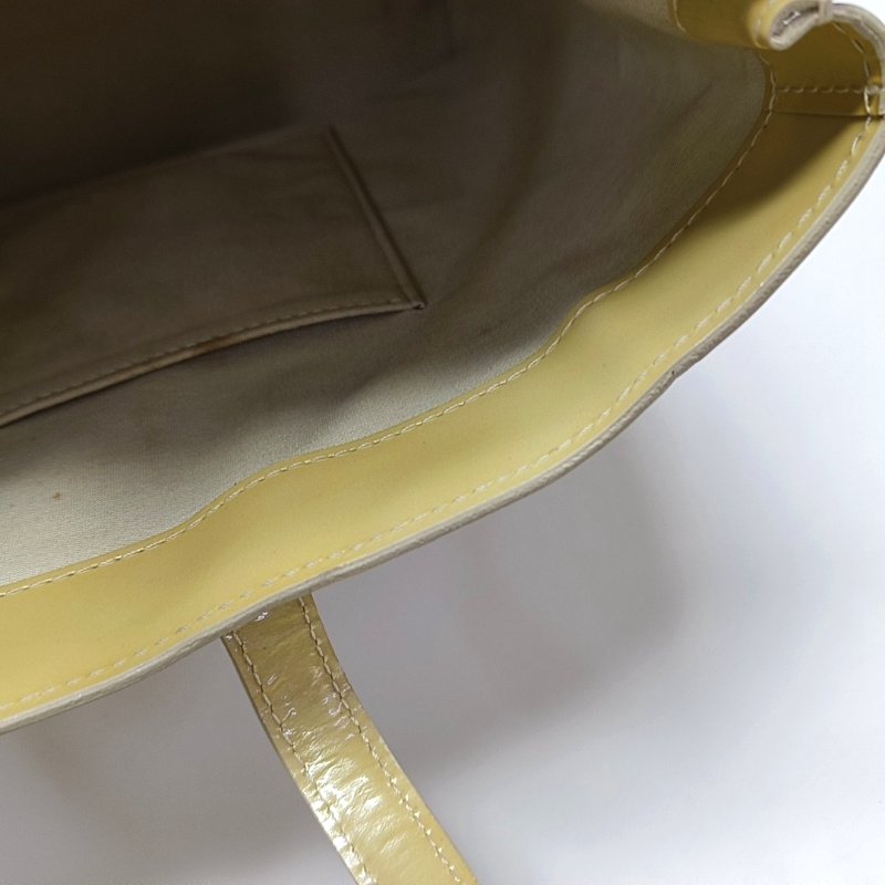 LOUIS VUITTON WILSHIRE黃色漆皮老花壓紋手提包金色五金-15