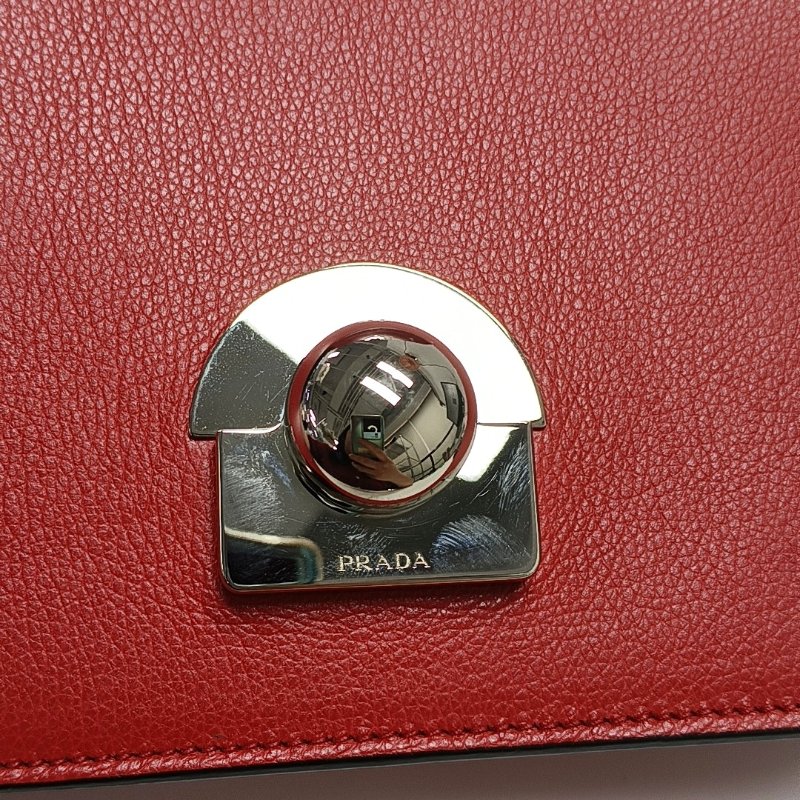 PRADA紅色牛皮單肩包斜挎包銀色五金可拆卸肩帶-9