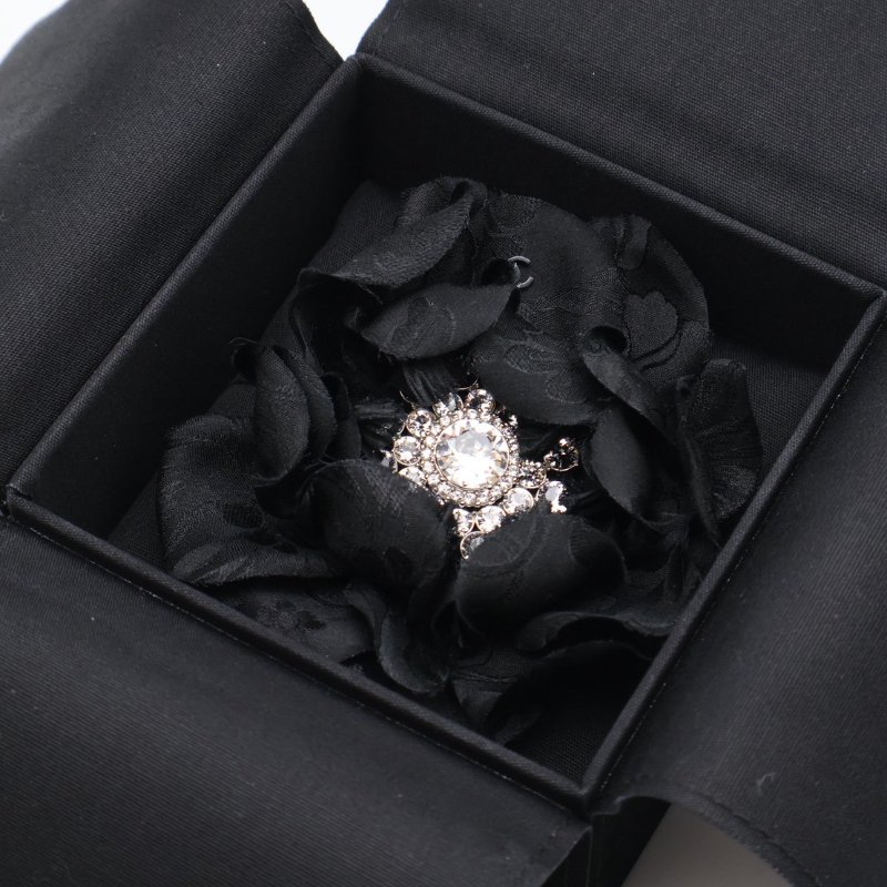 CHANEL 25A山茶花水鑽胸針-0