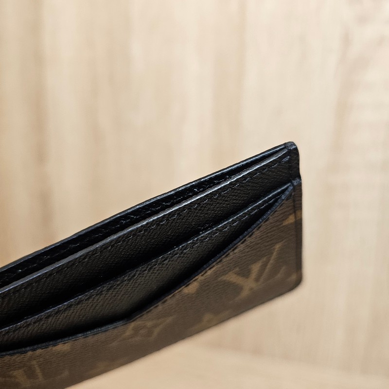 [新年福利出清❣️] LV老花黑牛皮Neo名片卡夾-12