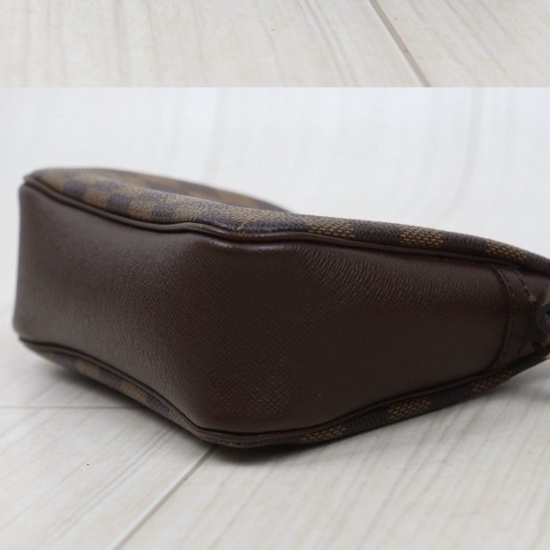 LV 棋盤格小方胖-13