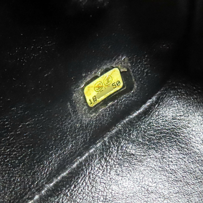 黑色 荔枝紋牛皮 Mini Matelasse 鍊帶肩背包 銀扣 無卡【CHANEL 香奈兒】 A35200-7