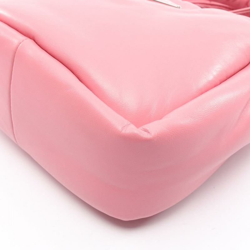 PRADA 粉紅三角標誌皮革肩帶斜背包（二手女款）-4