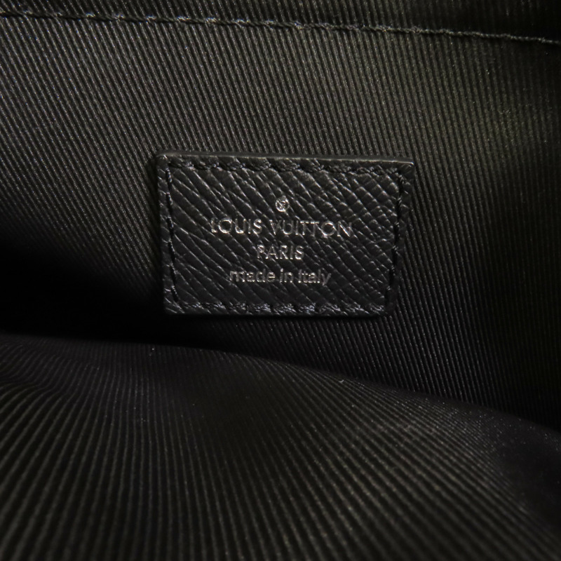 LOUIS VUITTON Monogram Eclipse/Taiga Outdoor Messenger銀扣肩背袋-8