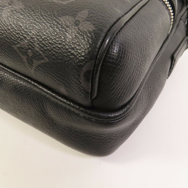 LOUIS VUITTON Monogram Eclipse/Taiga Outdoor Messenger銀扣肩背袋-10