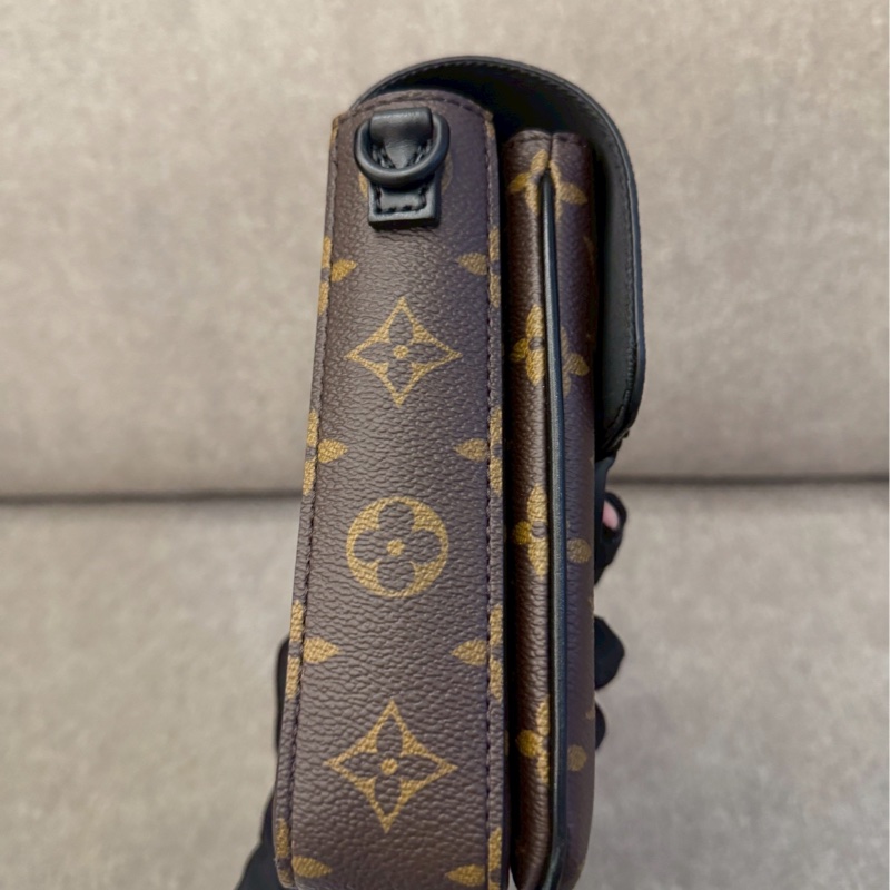 LV s-lock磁吸老花側背包-2