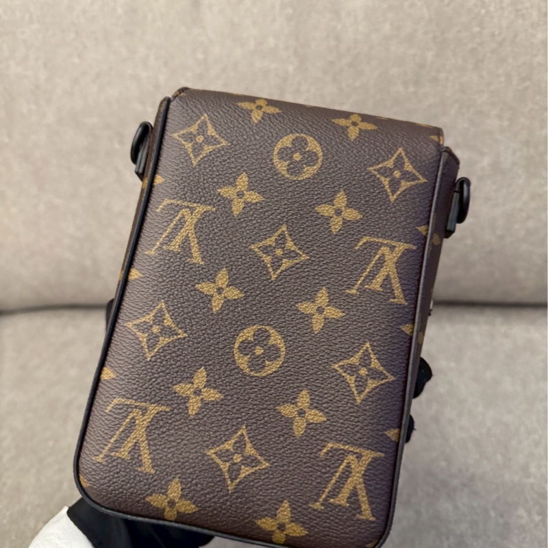 LV s-lock磁吸老花側背包-4