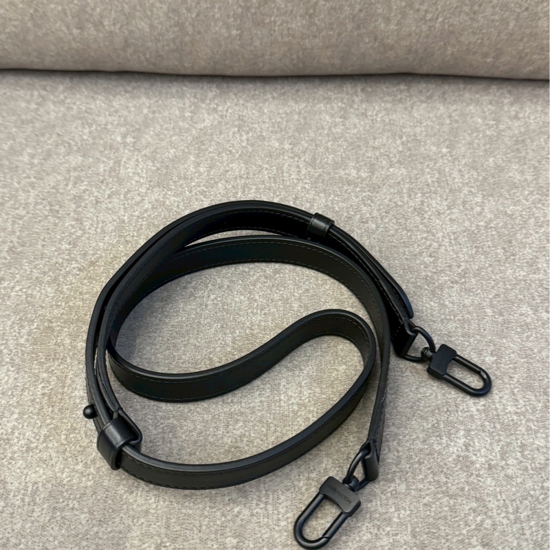 LV s-lock磁吸老花側背包-6