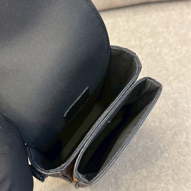 LV s-lock磁吸老花側背包-7