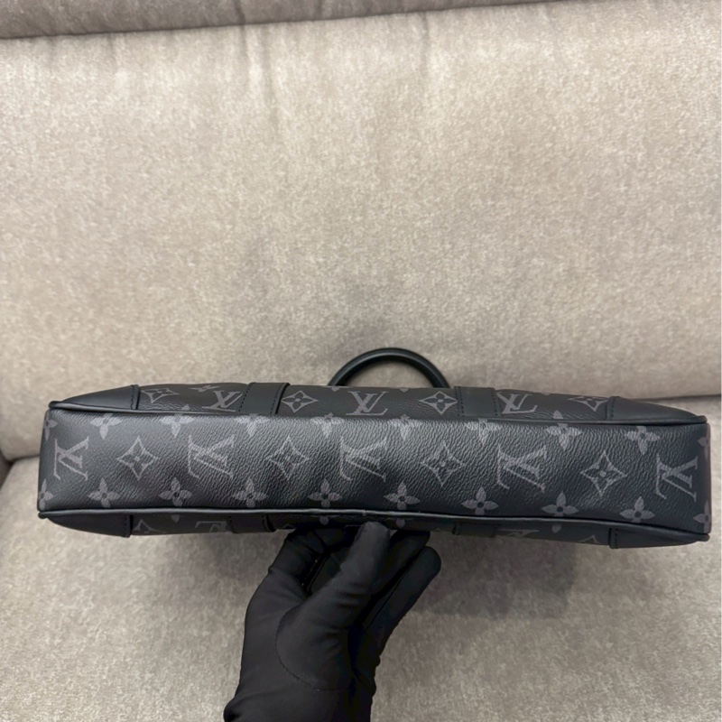 LV新款黑老花公事包-4
