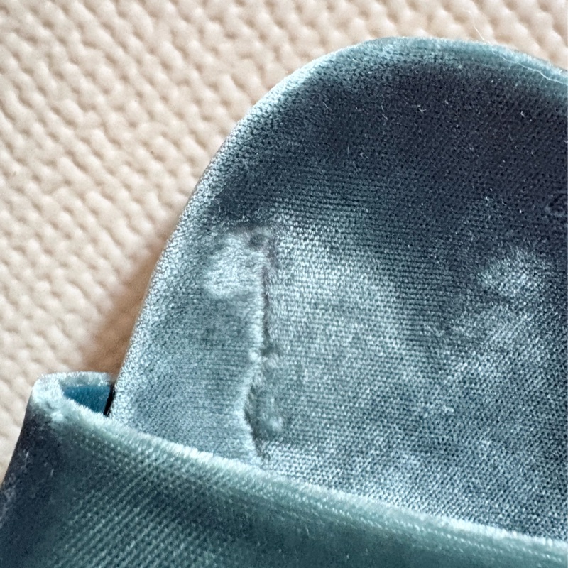 Miu Miu 翡翠綠天鵝絨平底鞋-2