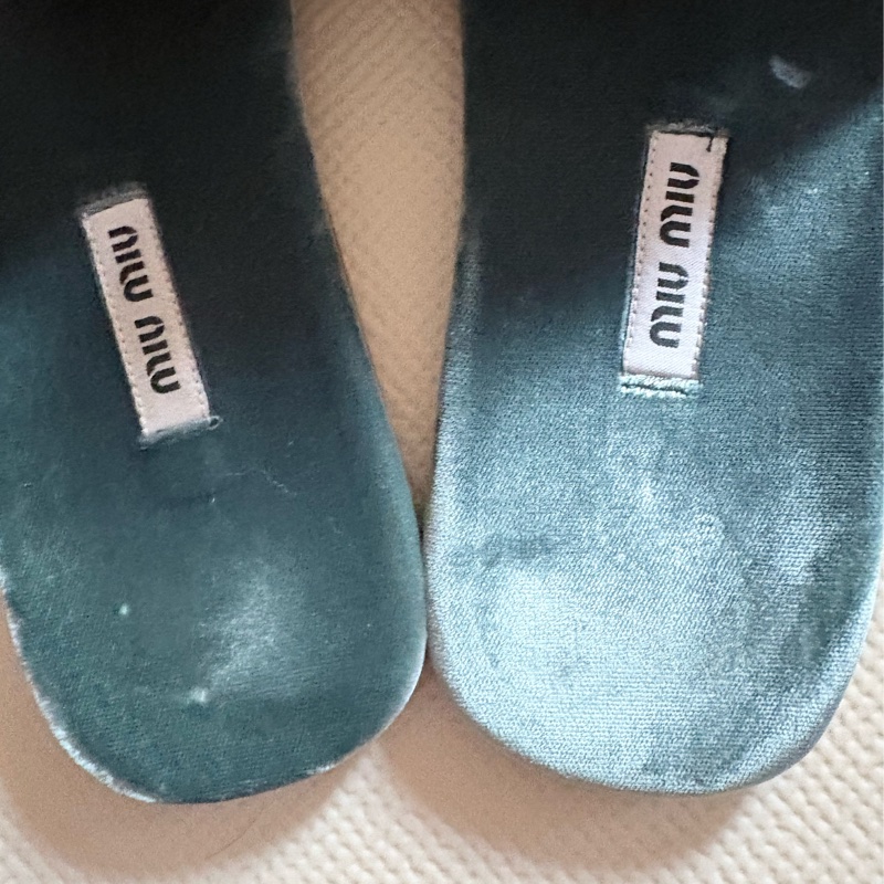 Miu Miu 翡翠綠天鵝絨平底鞋-3