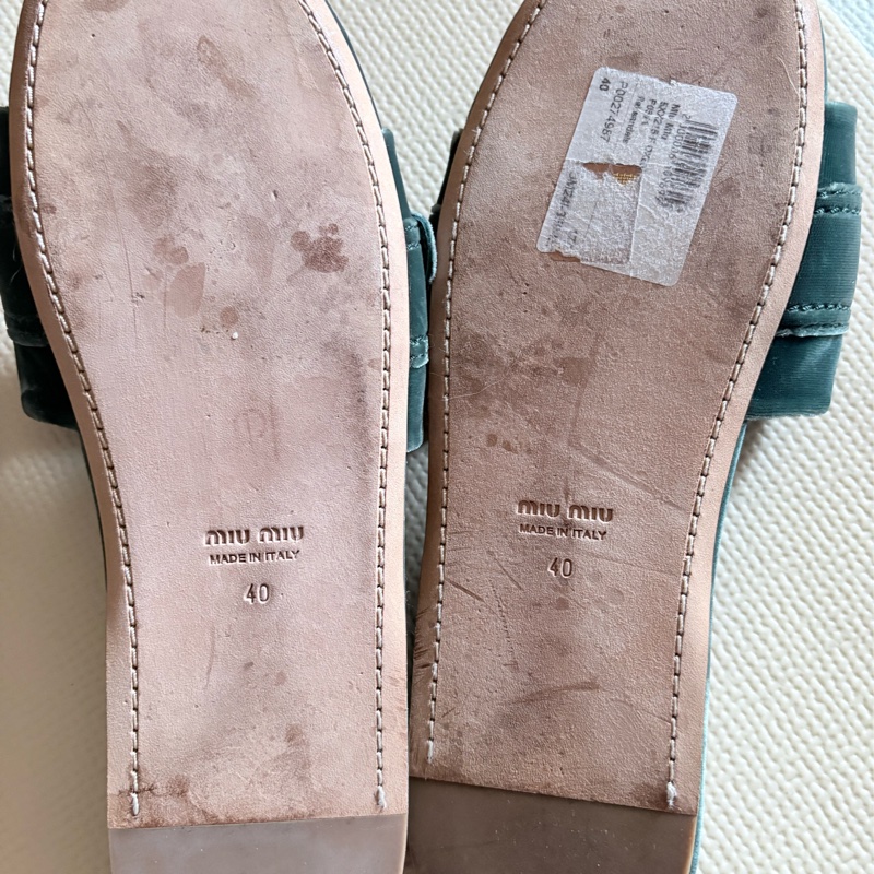 Miu Miu 翡翠綠天鵝絨平底鞋-4