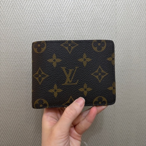LV 原花對開短夾M60895