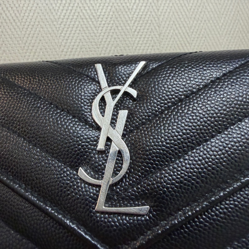 YSL 黑魚子醬牛皮銀釦小型錢包-1