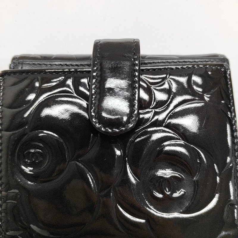 CHANEL黑色漆皮壓紋山茶花錢包銀色五金15開-13