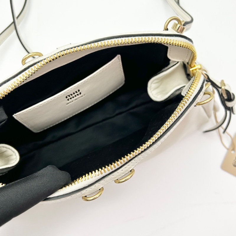 MIUMIU 新款白金Caprice手提肩背餃子包24*14*9 全新閒置配件塵袋-2