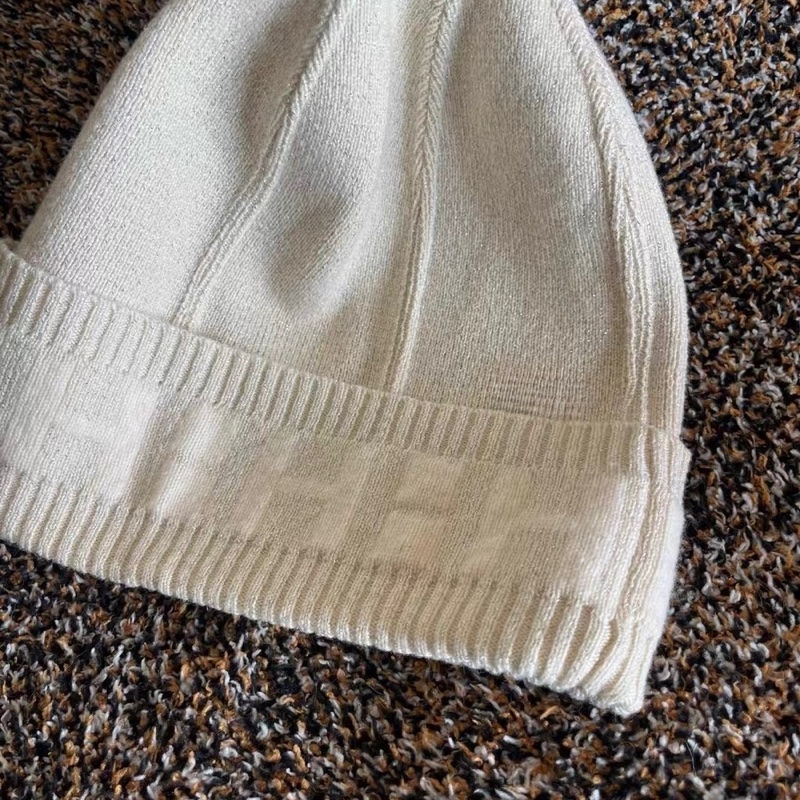 愛馬仕 Hermès by Martin Margiela 羊絨針織毛帽 奶白微金蔥｜S-0