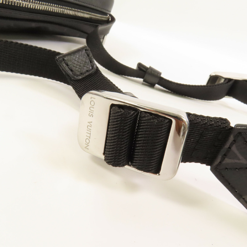 LOUIS VUITTON Monogram Eclipse/Taiga Outdoor Messenger銀扣肩背袋-5