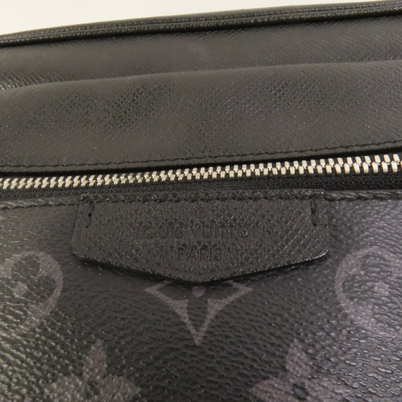 LOUIS VUITTON Monogram Eclipse/Taiga Outdoor Messenger銀扣肩背袋-6