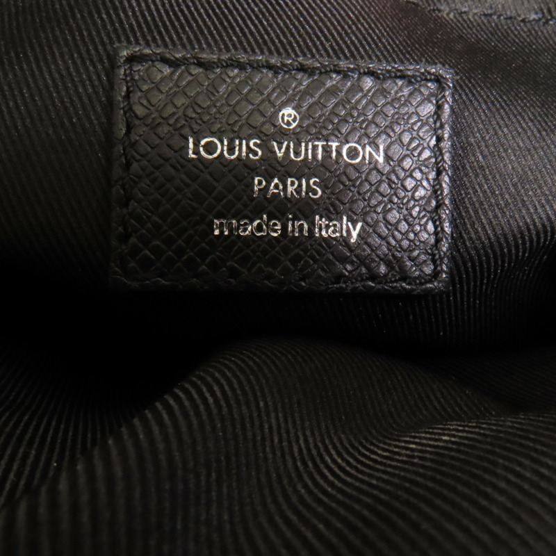 LOUIS VUITTON Monogram Eclipse/Taiga Outdoor Messenger銀扣肩背袋-9