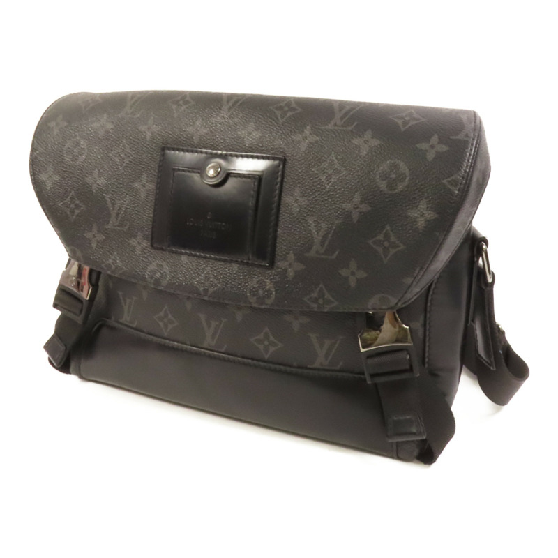 LOUIS VUITTON Monogram Eclipse/Taiga Outdoor Messenger銀扣肩背袋-2