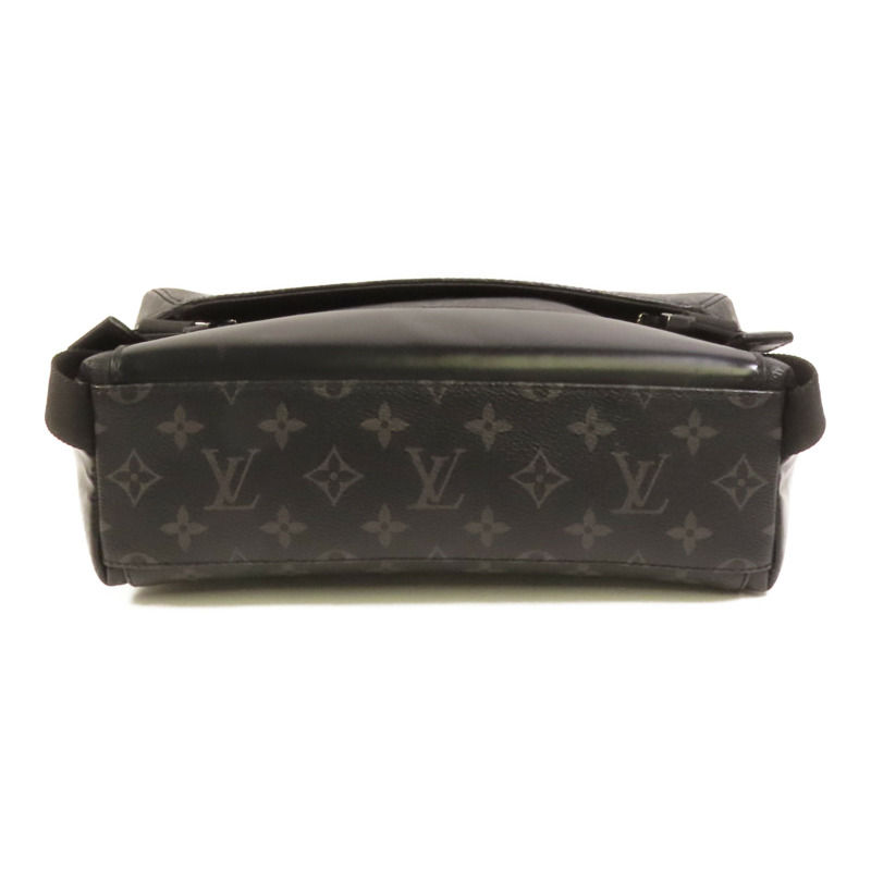LOUIS VUITTON Monogram Eclipse/Taiga Outdoor Messenger銀扣肩背袋-3