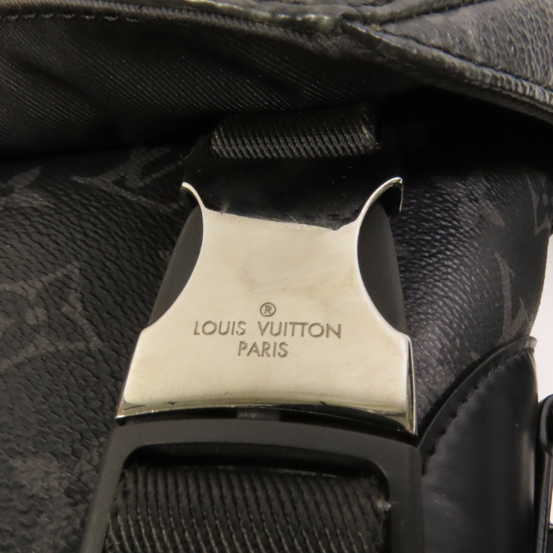 LOUIS VUITTON Monogram Eclipse/Taiga Outdoor Messenger銀扣肩背袋-5
