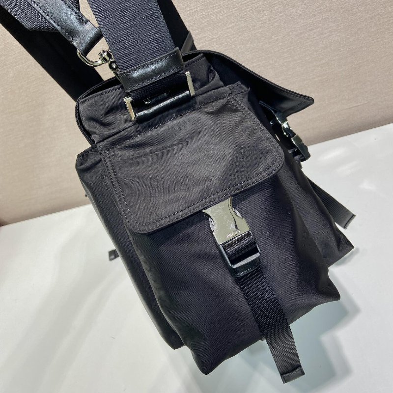 🎊新年特賣🧧Prada 2VD082 Explore Re-Nylon 及皮革多口袋肩背包 黑色-10