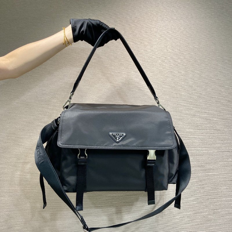 🎊新年特賣🧧Prada 2VD082 Explore Re-Nylon 及皮革多口袋肩背包 黑色-11