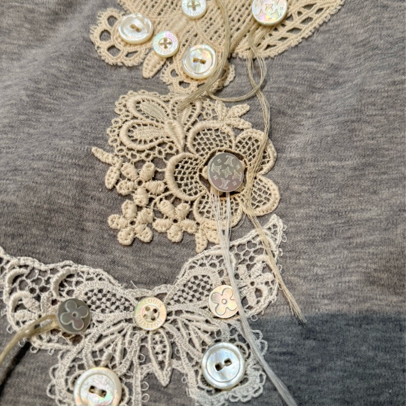 《新歡舊愛》近新正品LV路易威登蕾絲/珍珠貝母釦子裝飾背心S號-5