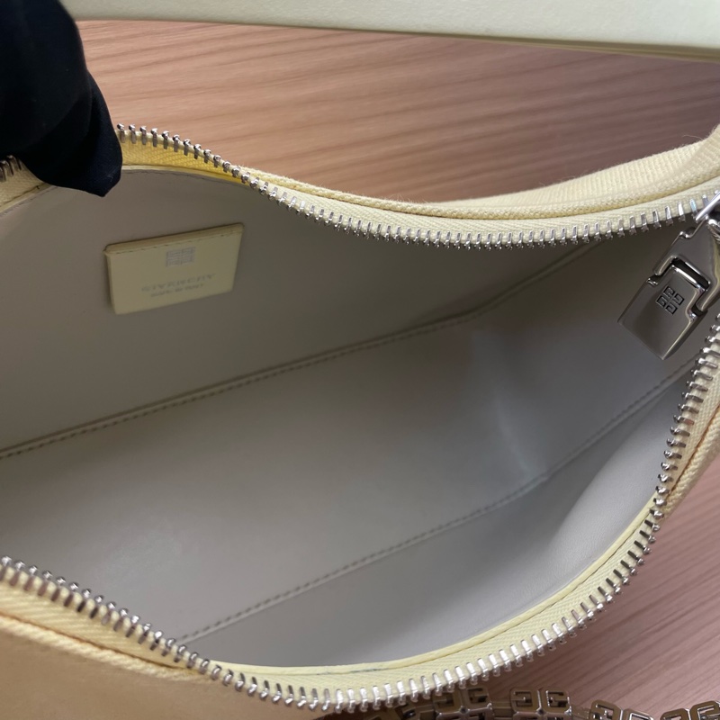 Givenchy 纪梵希 Moon Cut Out淡黄色-9