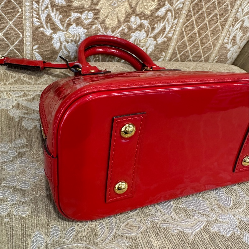 LV 紅漆亮皮金釦AlmaBB手提斜背包 M91771-5