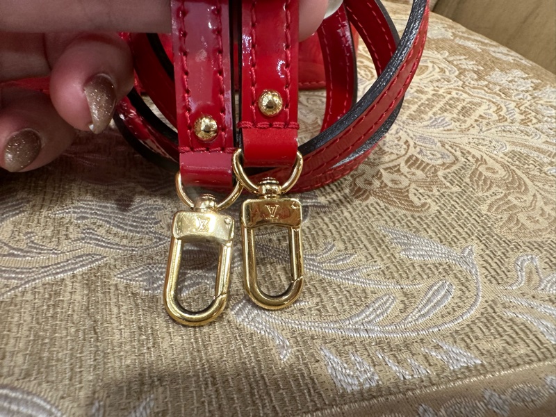 LV 紅漆亮皮金釦AlmaBB手提斜背包 M91771-11