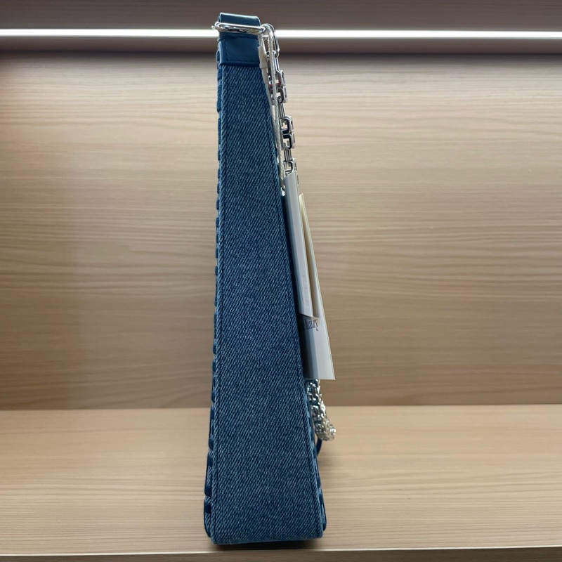 Givenchy 纪梵希 cut out 链条斜挎包 牛仔丹宁款 4G立体刺绣  容量足够 双肩带 可拆卸斜挎肩带 金属银色肩带不可卸（可单肩 也可做装饰） Cut out 辣妹潮人必备单品-7