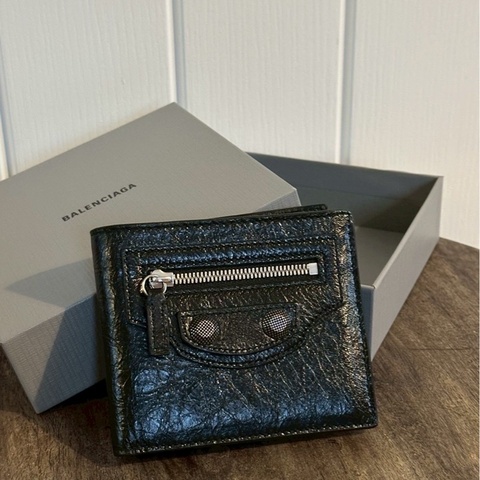 Balenciaga Le Cagole 皮革八卡短夾