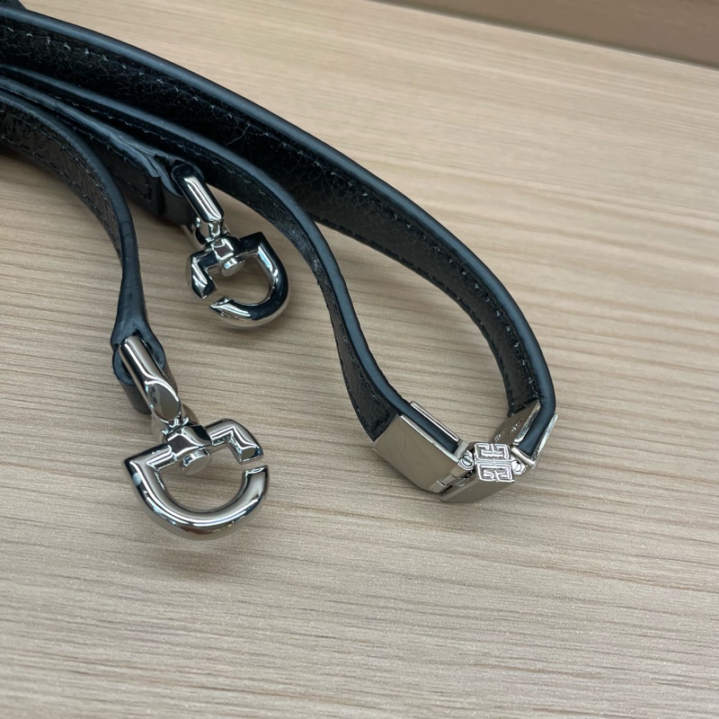 Givenchy纪梵希做旧牛仔Cut Out双肩带链条包-11