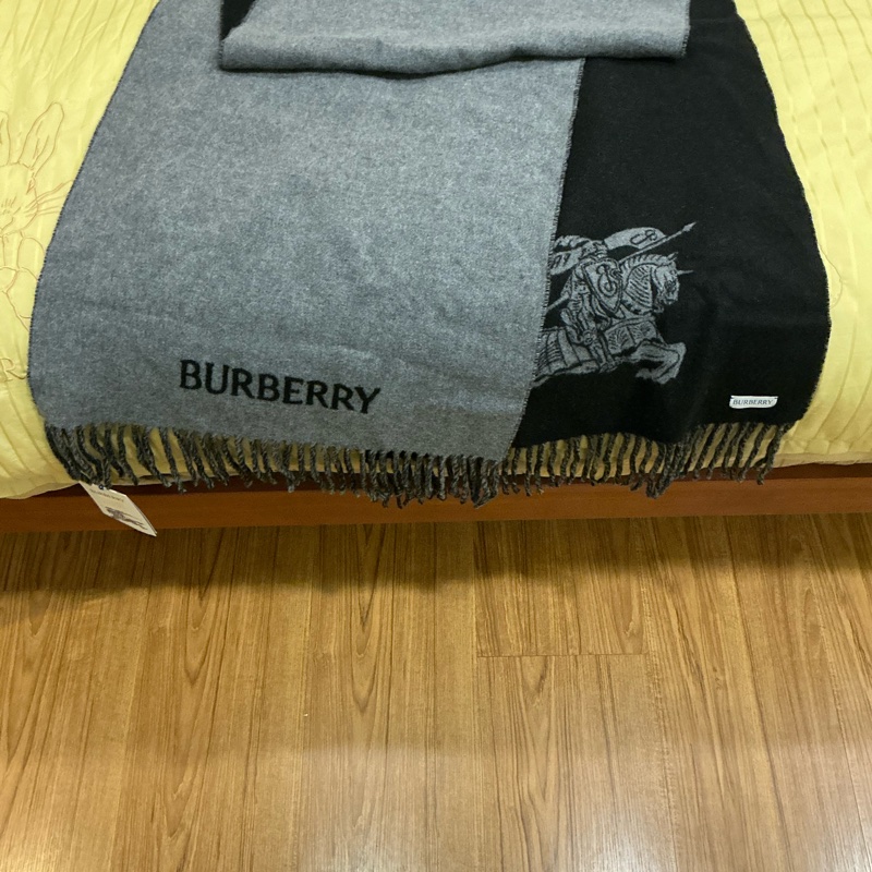 Burberry 客什米爾/黑灰戰馬雙面圍巾🧣-9