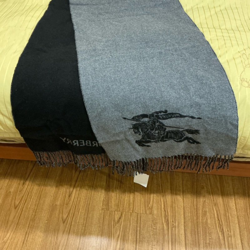Burberry 客什米爾/黑灰戰馬雙面圍巾🧣-10