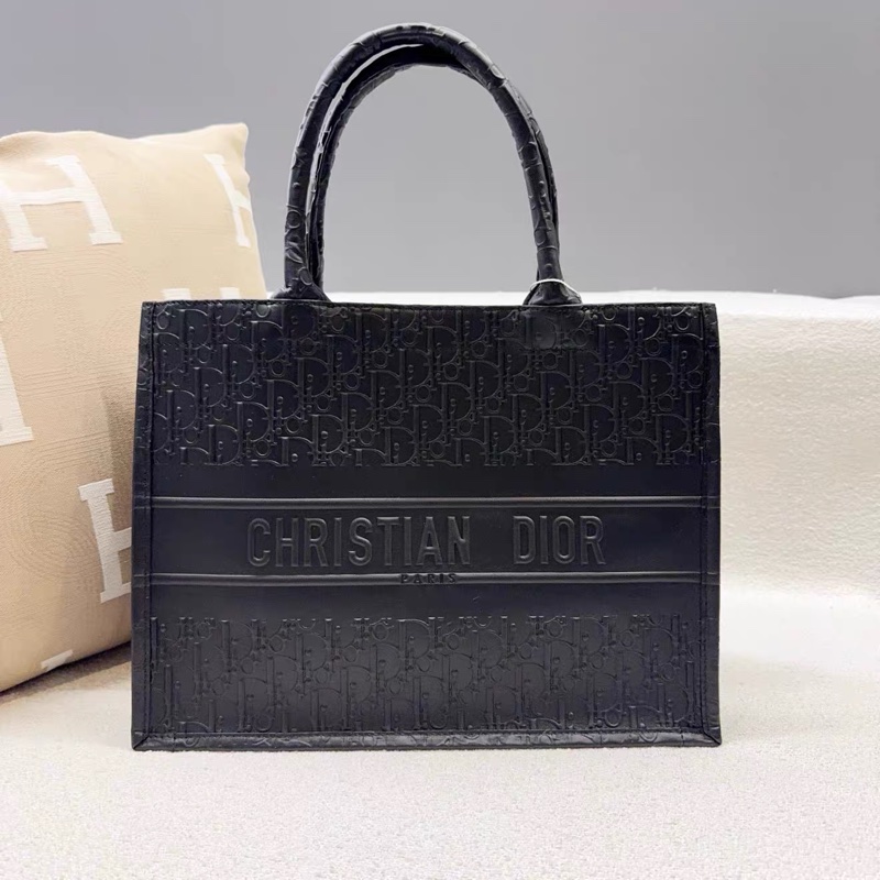 #全新閒置 #超稀有釋出✨ Dior tote全黑牛皮壓花托特包 中號-4