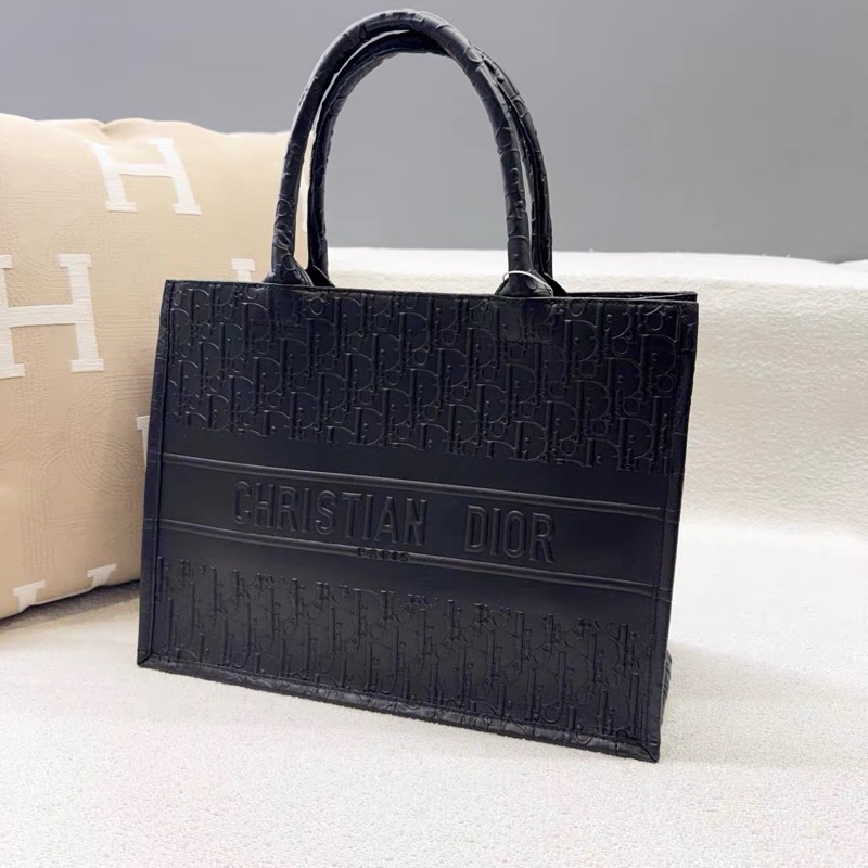 #全新閒置 #超稀有釋出✨ Dior tote全黑牛皮壓花托特包 中號-7
