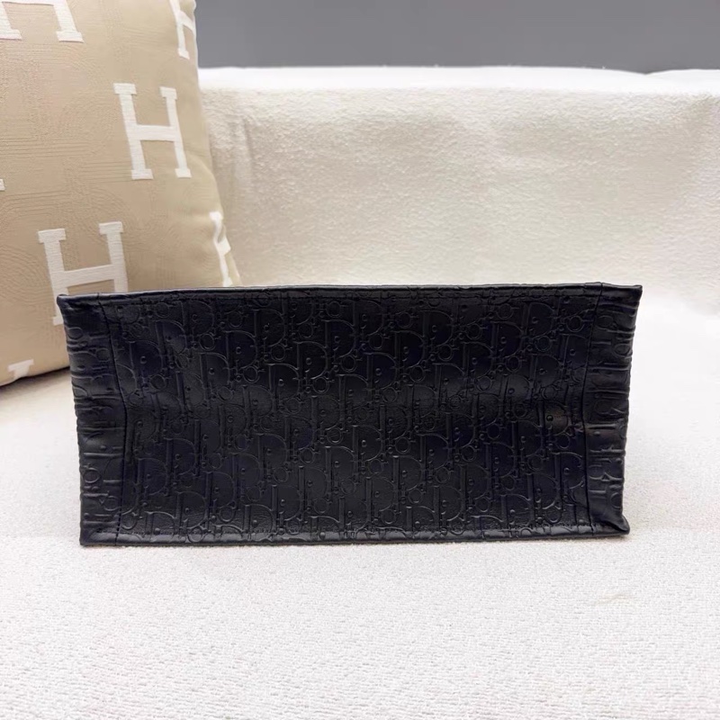 #全新閒置 #超稀有釋出✨ Dior tote全黑牛皮壓花托特包 中號-8