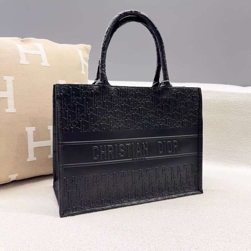#全新閒置 #超稀有釋出✨ Dior tote全黑牛皮壓花托特包 中號-9