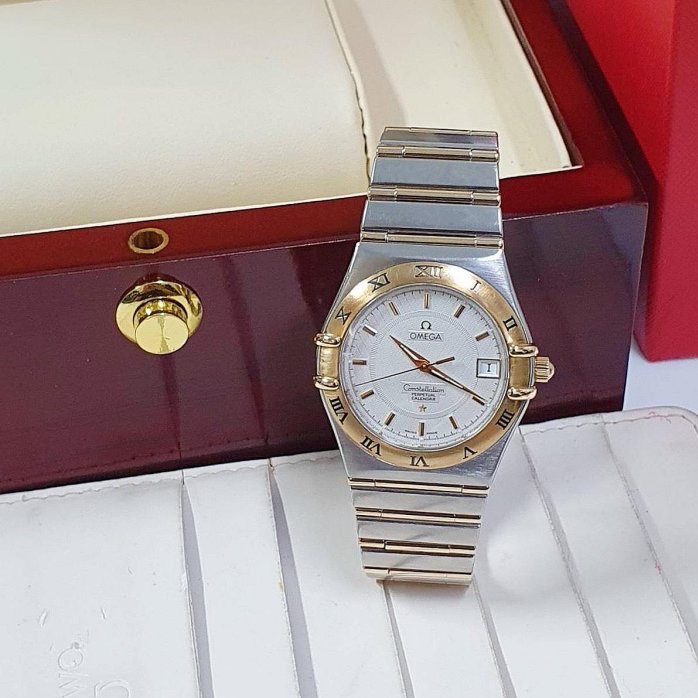 【大眾名錶】OMEGA歐米茄 1252.30.00 星座系列 白色菱格紋面盤 萬年曆 日期窗 錶徑35.5mm B941-1