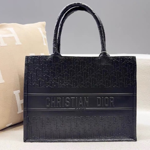 Dior全黑牛皮滿版壓紋托特手提包 #專櫃1️⃣5️⃣萬 #男女同款