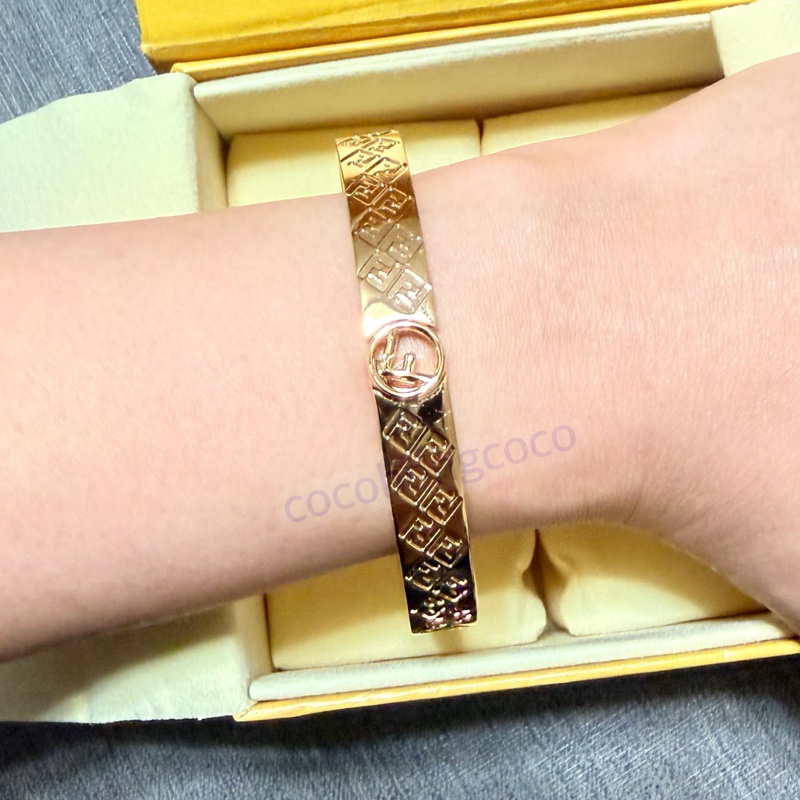 FENDI 金色金屬手環-5