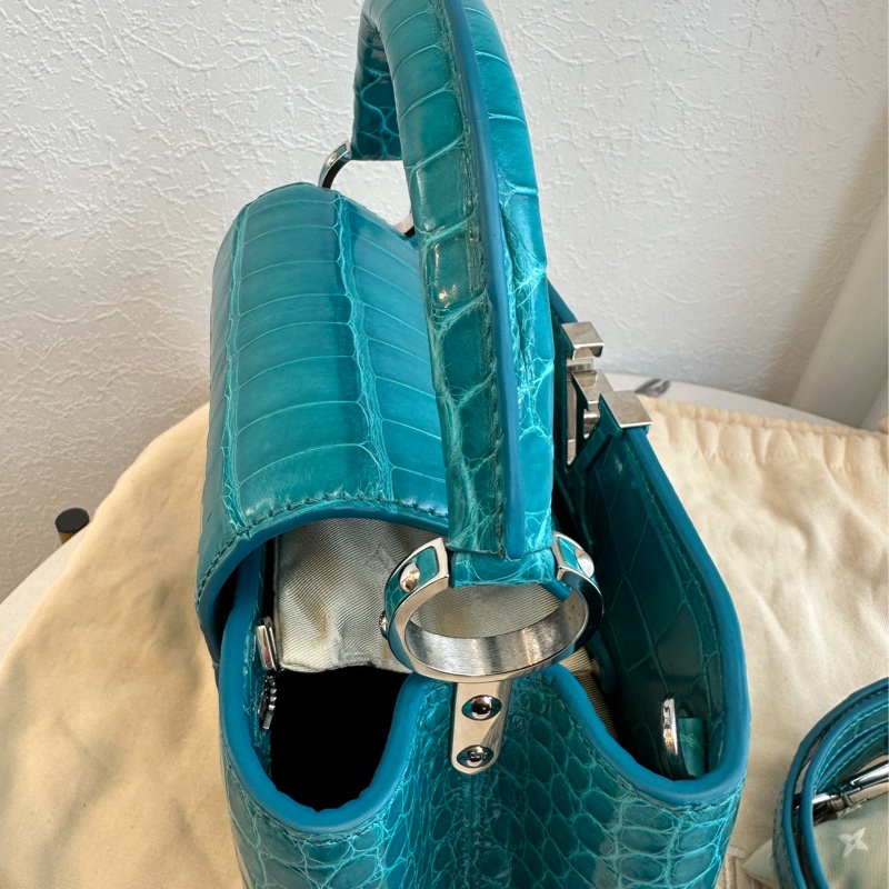 lv極品 鱷魚皮🥹🥹🥹Louis Vuitton Capucines BB 款綠松石色鱷魚皮手提包-18