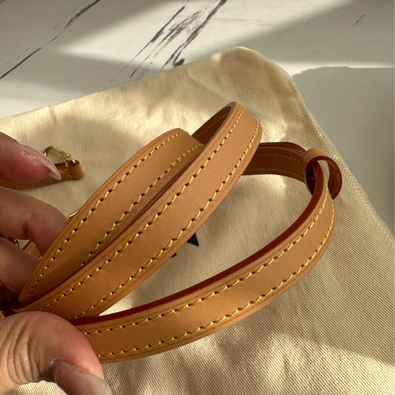 Lv nano 水桶包-12