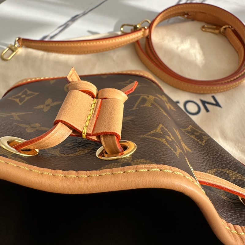 Lv nano 水桶包-13